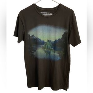 Ambsn California Lake Mountains Hiking Men’s S Green Graphic T-Shirt MINTY